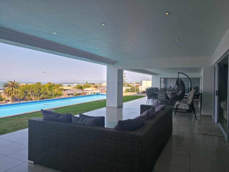 5 Bedroom Property for Sale in Jeffreys Bay Central Eastern Cape